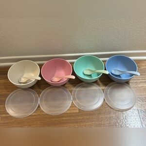4 Bowls And Spoon Set NEW!